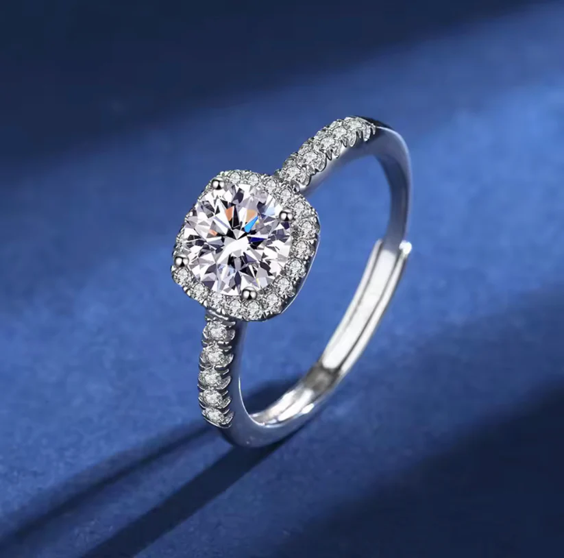 1 carat moissanite ring
